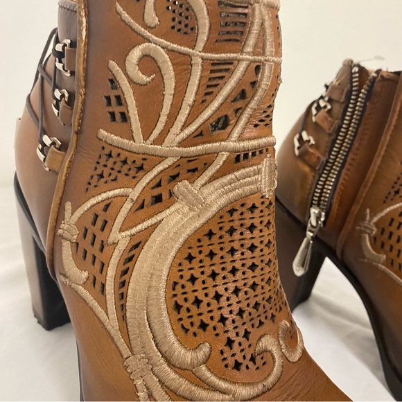 Cuadra Embroidered Brown Western Bootie Block Heel Size 8.5 - Picture 6 of 12